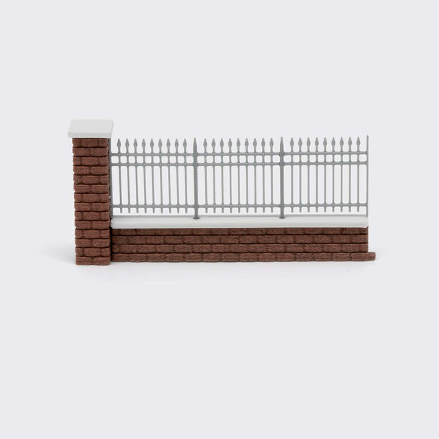 Sezione Muro di Cinta in Mattoni con Ringhiera