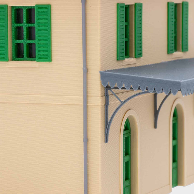 Saliceta S. Giuliano Passenger Building - Scale H0