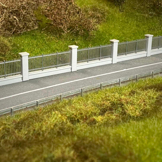 Concrete Wall Kit with Railing - N Scale